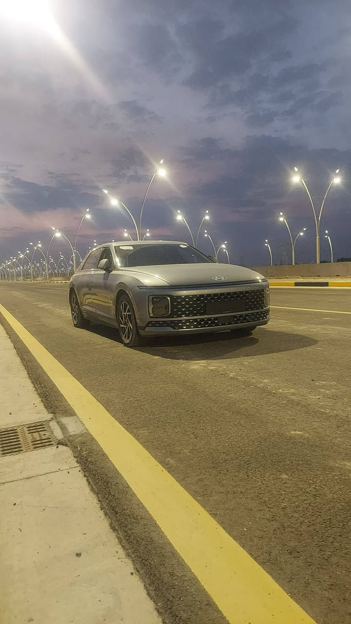 السلام عليكم ورحمة الله للبيع هوندا ازيرا غاز كلين تايتل موديل 2025 بدون رقم السيارة  السعر 24000$ بيهامجال العنوان سامراء ***********
