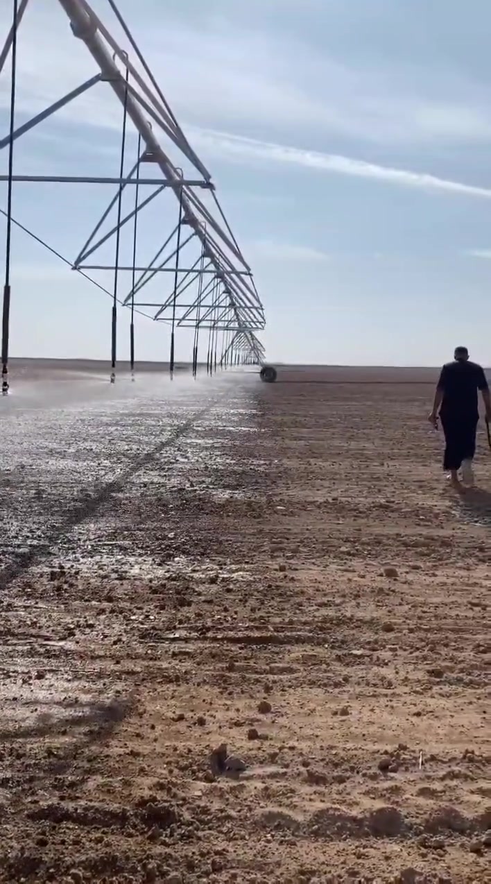 للبيع ارض زراعيه 120دونم عقد زراعي جديد 35يله ينتهي 
جزيره تكريت 
تحتوي على مرشه ذات اربع ابراج جديده
محوله +4ابار ماء +تحليه +رافع فولتيه عالي جوده
تحتوي على بيت 
سعر الكلي 170مليون 
***********
***********

