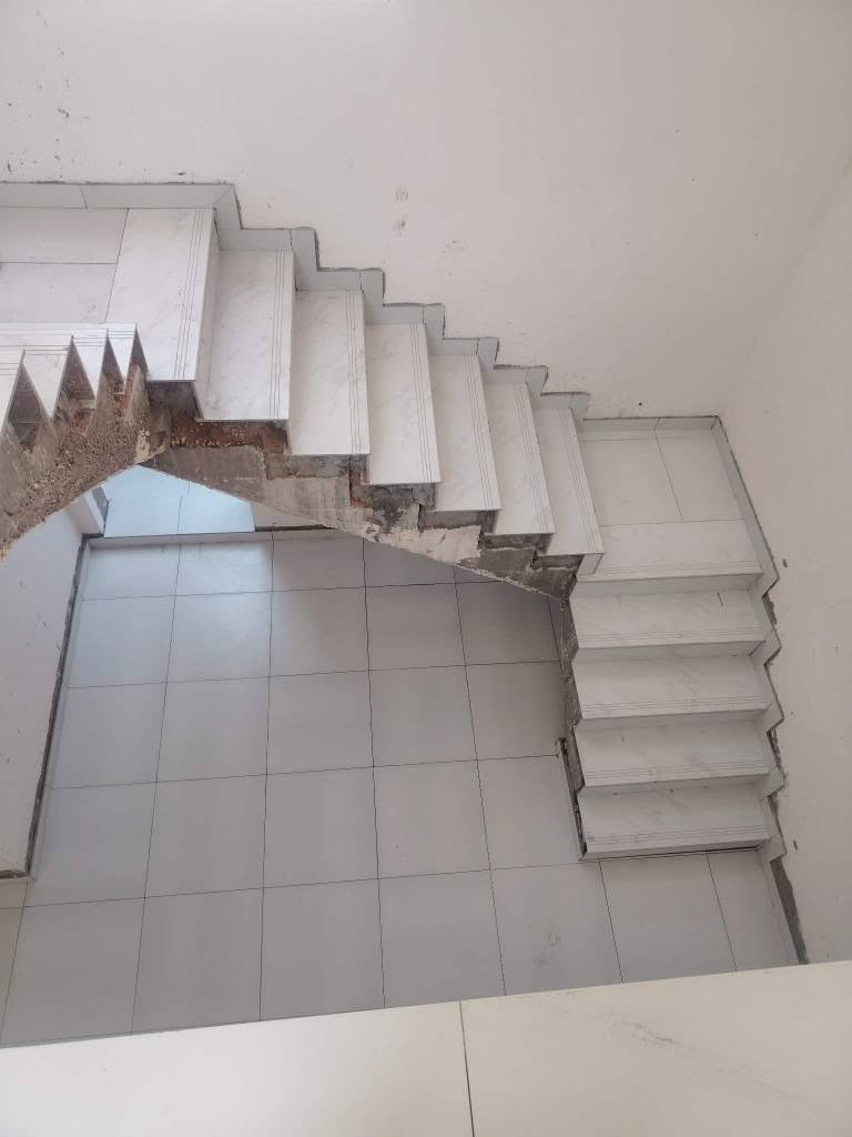 خلفه سيراميك شغل درجه ولى يشتغل عله المترو اليوميه ومكطوعه اي سفتسارتصل عله الرقم***********
