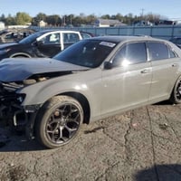 كرايسلر 300 • ٢٠١٩ • معفي نينوى