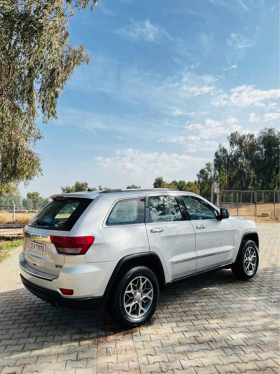 جيب 2011 وارد أمريكي بدون ضرر محرك 3600 بيه صبغ الجاملغ الامامي نصه الايمن 
ومبين بالصور وقبق الجنطه فقط بدون دواخل 
بدون ارباكات رقم بغداد جديد مكينه كير مكفولات الشراي يتصل *********** بغداد, العراق
