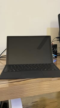 Surface Pro 7 • 8GB رام • شاشة لمس وقلم