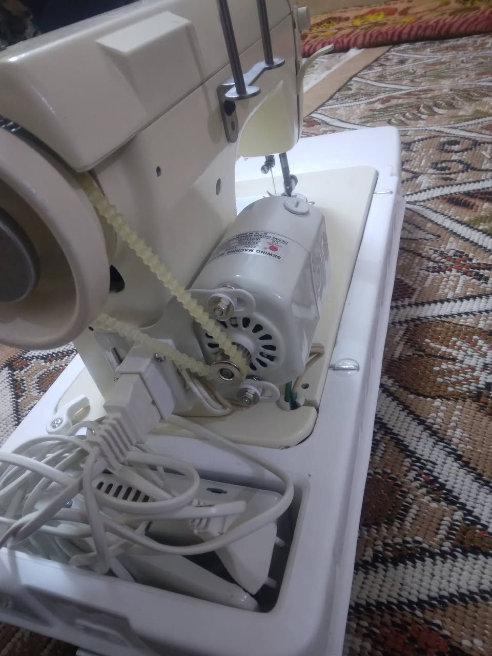 سلام عليكم مكينة للبيع مامستعملة خياط وتطريز نوعهة بلاذر سعرهة 200 للستفسار ***********
