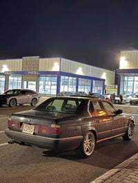 اخوان. 730. V8 عليها محرك 44 كير تمساح.  سياره صبغ جماليه. تحويل بشرط....