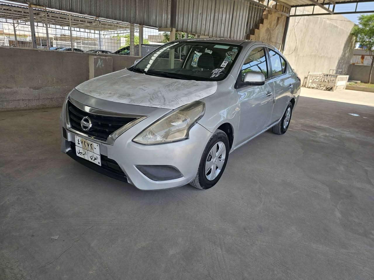 نیسان سنی لاکشمی بای هندی مرغوب
مواسفات هندی یەدە نیکل و دوو گیج 
جام کارە بای . سبوغ سی پارجە بی ژووری
پیشی کەپسە پشتی یک قرجی بچوکی هه یە
سیارەکە جوان و جائیزە گیرو مەکینەو تەبریدوو تەقەو رەقەی هه موو بەشەرتە 3وەرەقە غرامەی لەسەرە. سعری 76مجالیکی زۆر کەم تیبینی سیارەکە جائیزەو بێ کیشەیە. ژ..م*********** اكر, نينوى
