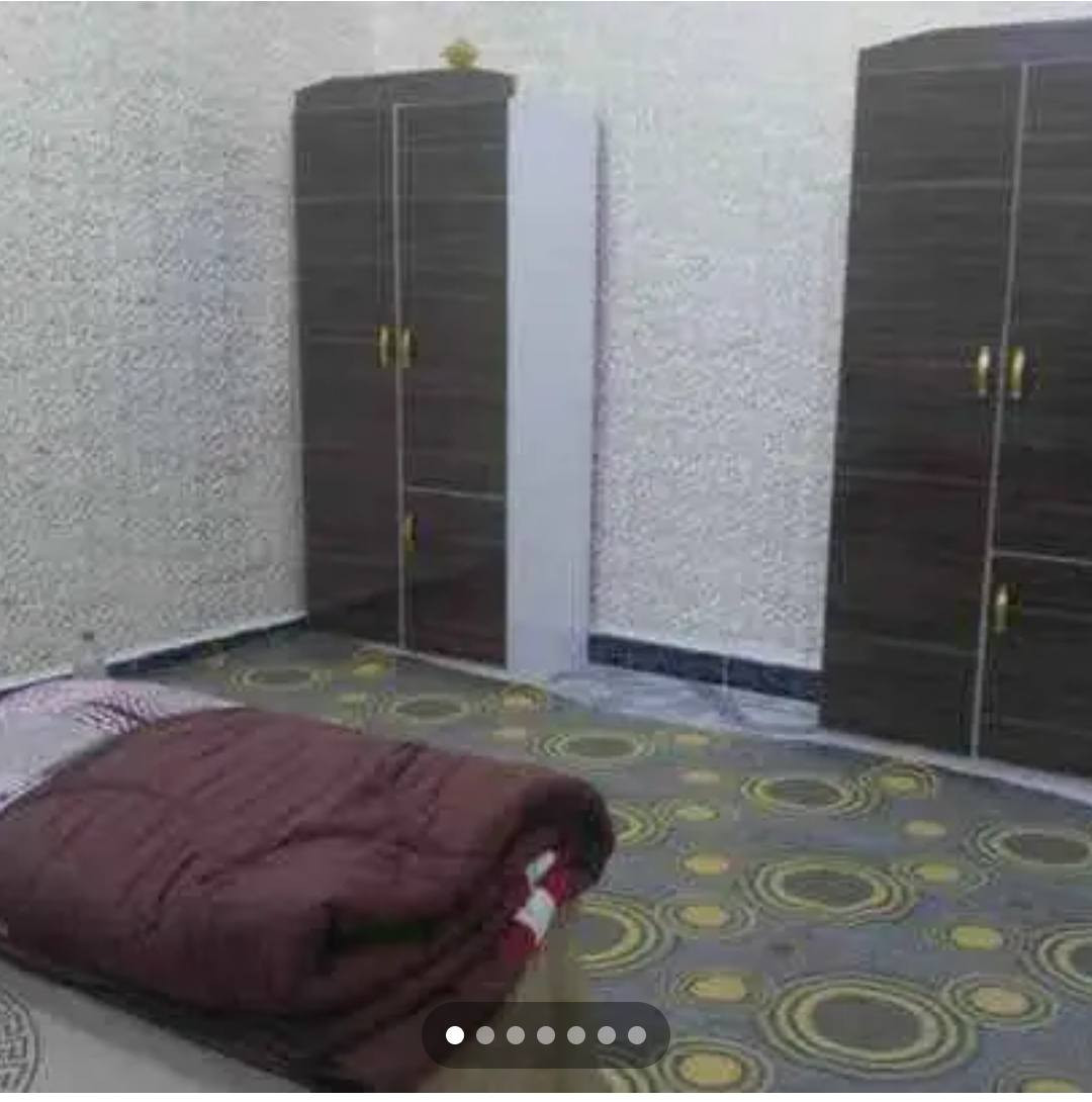 بيت مساحته 200متر ومساحة البناء 173متر
طابو زراعي سهم عراقي وكالة وبيها نسخة من المحكمة ..يبعد كيلو متر عن الشارع الرئيسي 
يحتوي على غرفتين منام وصالة كبيرة واستقبال 
وحمام ومطبخ وتواليت داخلي وخارجي وكراج 
المنطقة تتوفر فيها كافة الخدمات 
منطقة ابو الخصيب/ابو الجوزي 
السعر 90 مليون وقابل للتفاوض 
للاستفسار ***********
@
