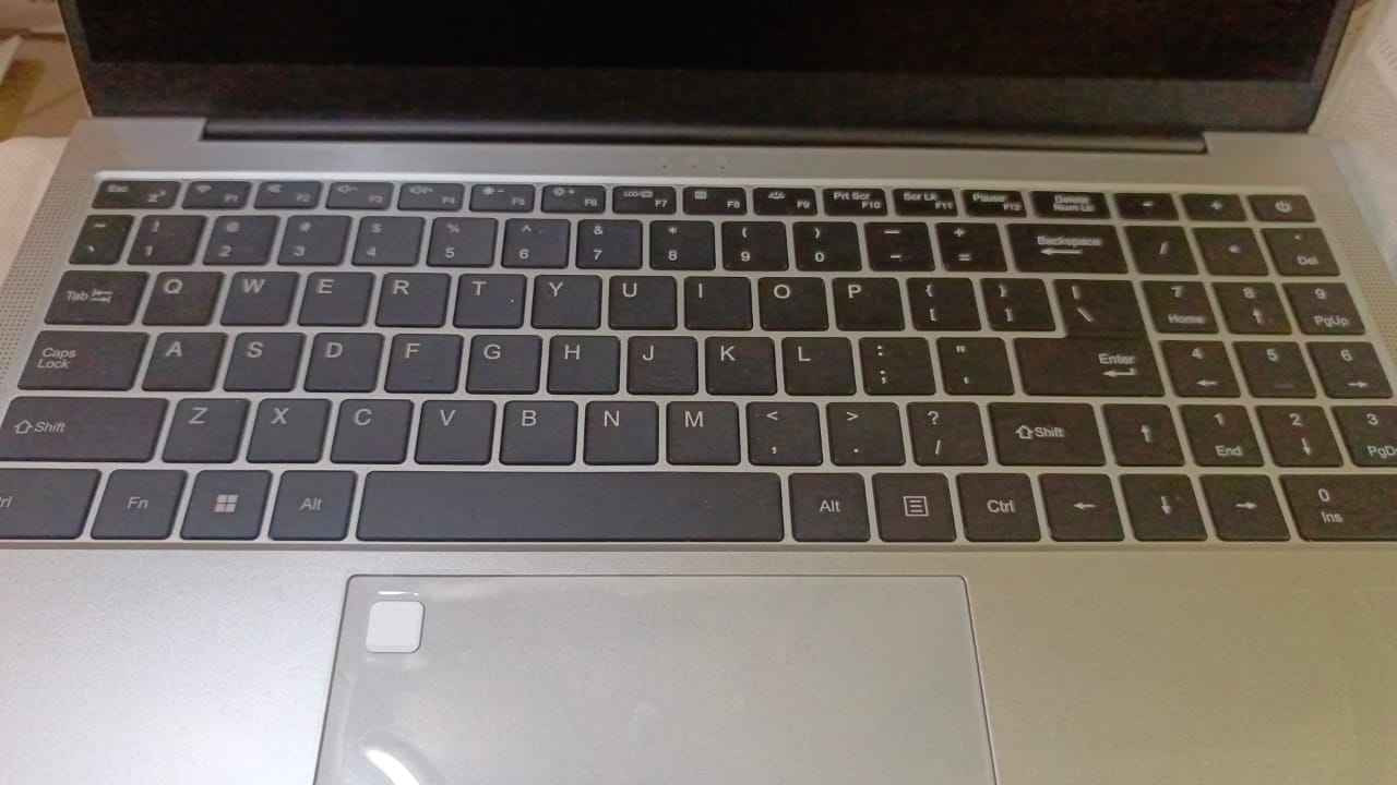 Cpu : i9 11900H
Gpu : intel UHD 750 in side cpu X
Ram : 32 gb ddr4 3200
M.2 ssd 1t 
Color Gray silver
Power 100 w 
Monitor 2k 15.6
الاضافة إلى ماوس وباد وطبقة حماية للكيبورد وشاحنة ١٠٠ واط والجهاز جديد وشغال ١٠٠% والسعر ٩٧٠ ألف عمارة, ميسان


**إذا كنت صاحب هذا الإعلان وتريد حذفه لأي سبب، رجاءا أرسل رسالة إلى الدعم الفني**