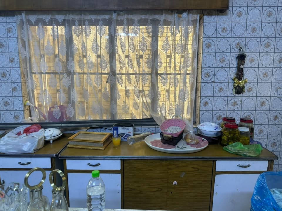 كاونترات للبيع 
قيم واخذ 
***********
