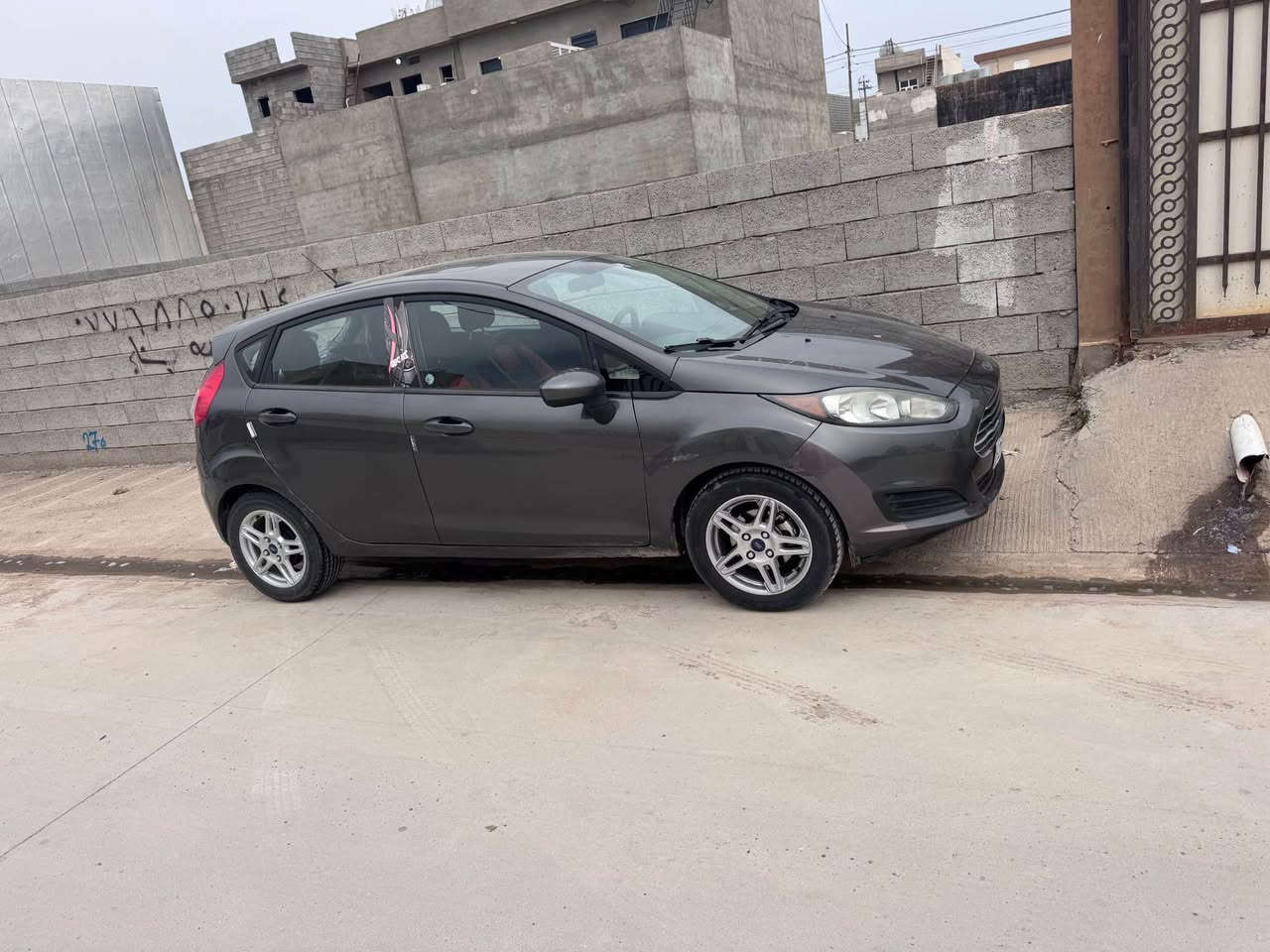 فورت فيستا 
موديل 2017
ضرر بابين تبديل بلادي 
محرك كير بل شرط 
77
***********
ماجواب ع تعليقات كركوك, العراق
