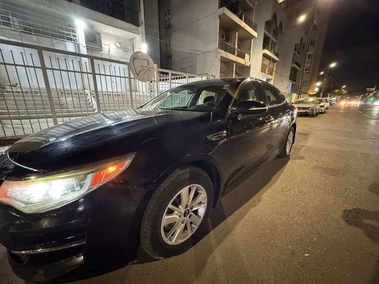 اوبتما موديل 2018
رقم اربيل سنوية منتهية 
وارد امريكي فئة fe 
محرك gdi بحالة ممتازة 
حادث امريكا موضح بالصور 
بدون ايرباك
 بنيد راجع بارد نص مصبوغ 
جاملغ جهة الصدر مبدل 
وبيها طخة باب الصدر راجع بارد ومكحل 
-حدادية جيدة 
-تايرات بحالة ممتازة 
-ماشية 77 الف ميل 
-رادار جانبي
-كاميرا خلفية +حساس كاميرا
-اشارات بالمرايا الجانبية
-تحكم ستيرن
-شاشة كار بلي

وكالة السيارة باسمي 
شرط التحويل 
السعر 118$ 

مكاني بغداد / مدينة الصدر او حي اور
***********
