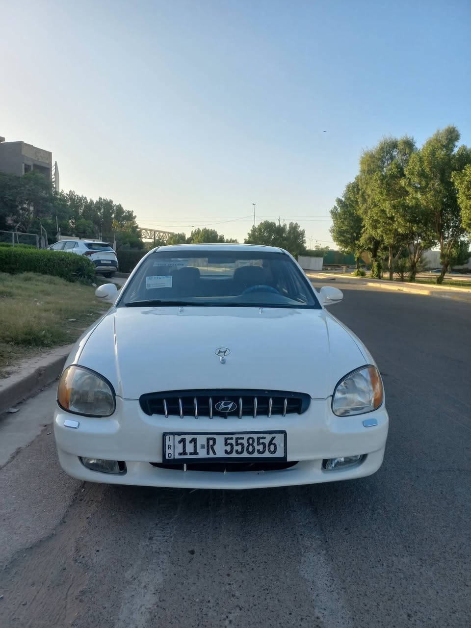 سلام عليكم 
هونداي سوناتا مديل 2000 رقم بغداد
مكينة 4 سلندر المرغوب 2000cc دوش 
كير عادي 
صدر تخم تاير جديد
السيارة مصبوغة جمالية بدون حادث 
سيارة نصبتها حلوة وشوفة عينكم 
السيارة بيها ملاحضات اتصل وبخدمتك

 مكانها بغداد / شهداء السيدية 
سعر 49 ورقة وبيها مجال 
***********
***********
