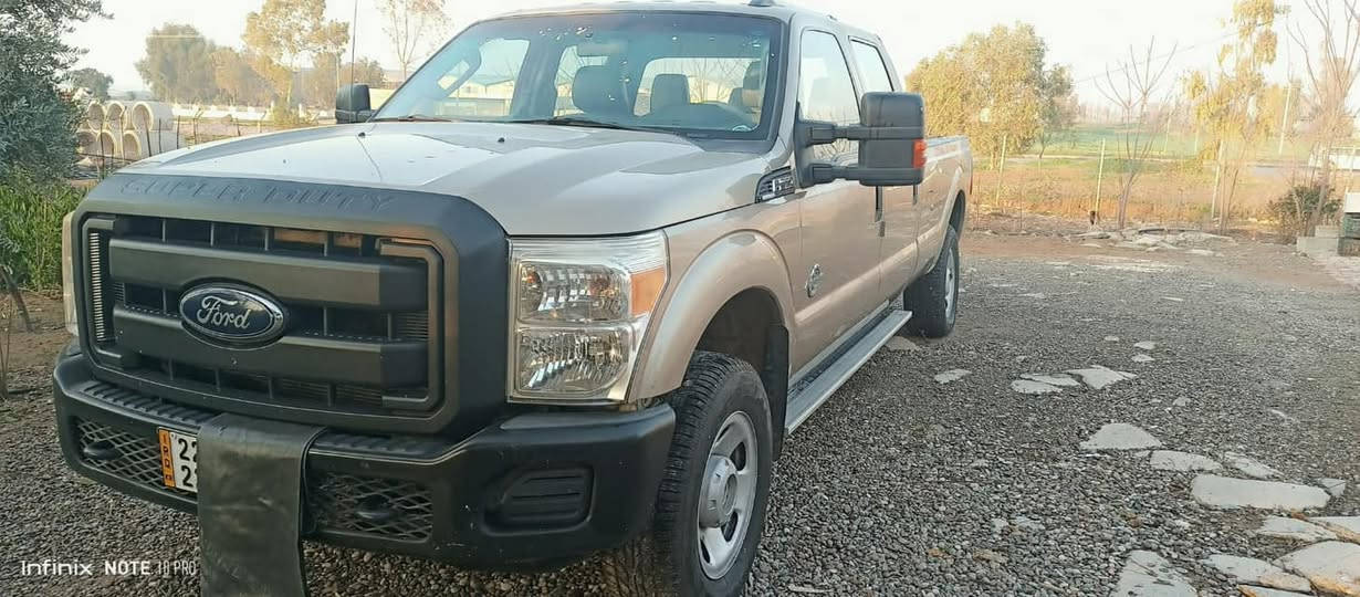 فورد موديل 2012 
محرك 8 سلندر بانزين 
بيها منضومه غاز 
سيارة مكفول 
سياره بسمي وكاله تحويل حاضر 
اتصل علي واتس اب 
***********
