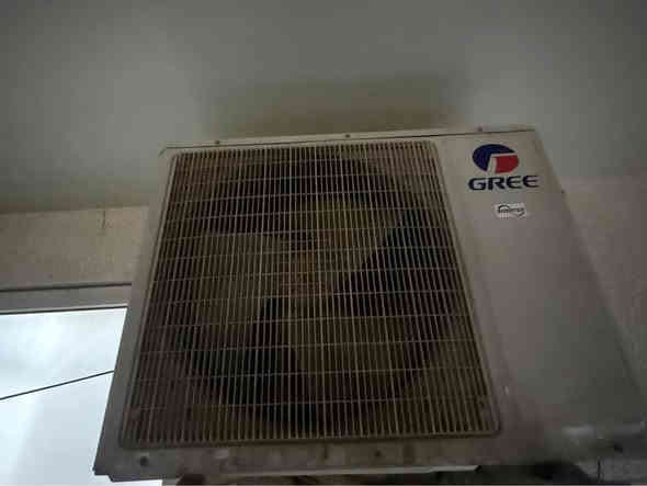 سلام عليكم سبلت طنين GREE آخو الجديد صاله شهرين ونص من مشتري سعره 550 وبي مجال رقم التلفون *********** كربلاء
