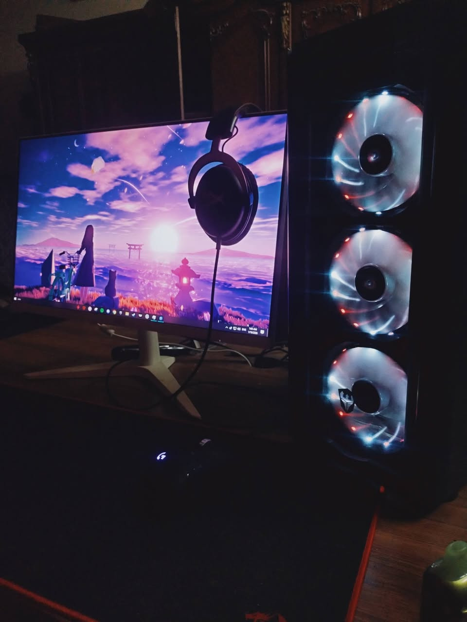 تجميعة للبيع
المواصفات: 

المعالج: i3 10100

كارت الشاشة: GTX 1650 Super

الرام: 16GB 8*2

التخزين: - SSD M.2 128GB

SSD 120GB

HDD 500GB

المذر بورد: H410M

Psu 500w

الشاشة: AOC 24 inch 60hz (تكدر تسويها 75hz)

الملحقات: - UPS سعة 1500

ماوس لوجتك g502 

سماعة 2 Hyper X Cloud

كيبورد Red Dragon blue switch 

المكان: بغداد 

موجود واتساب *********** او على الخاص
