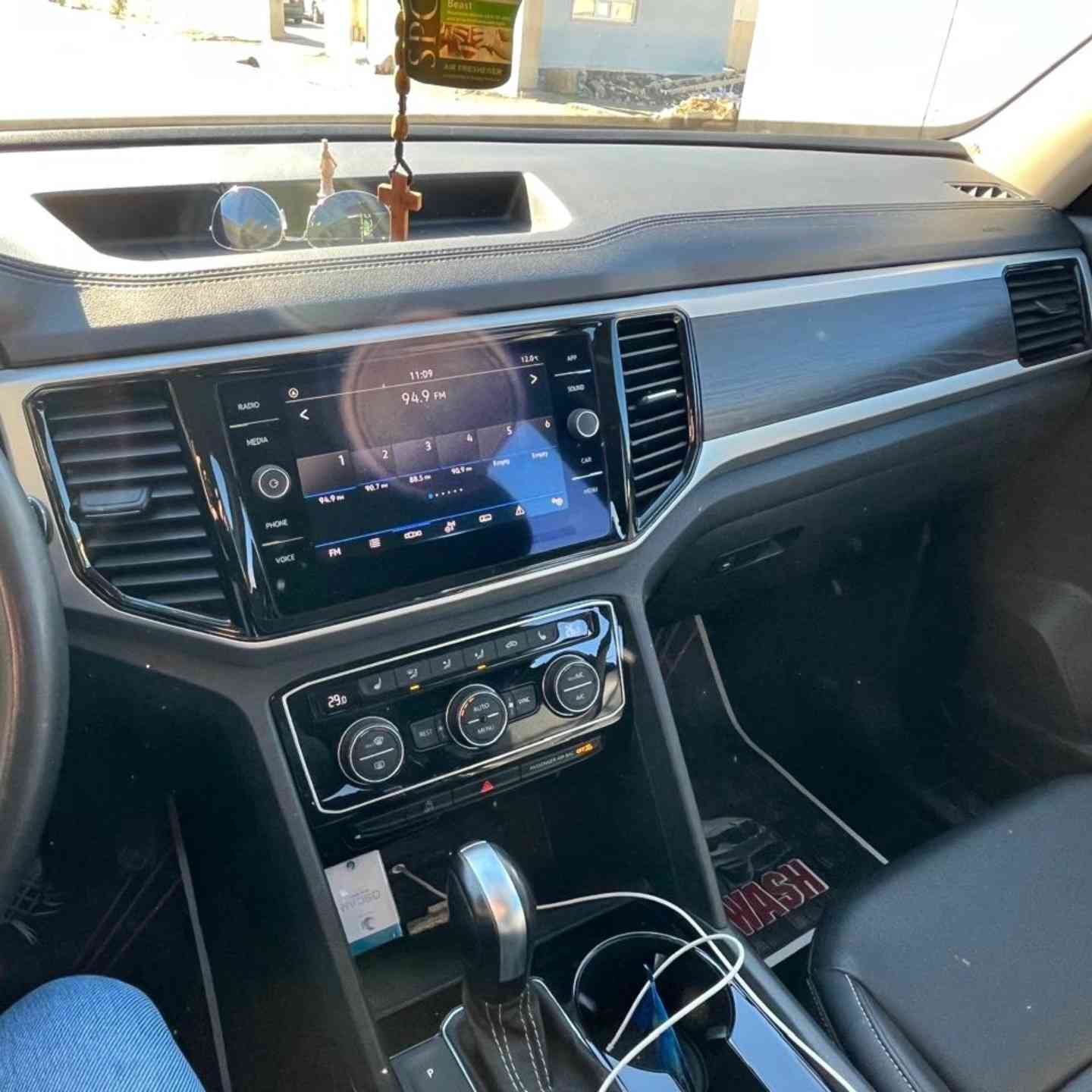 .                      .            🦅بــــــعـــد الـــســـلامـ🦅. 

              (🔴جوه السوك بسعر مناسب جدا🔴)

 
Volkswagen Atlas 2023

فولكس اطلس 2023

-ممشى 32 الف كيلو 
-محرك I4 سلندر  20 توربو
-رقم  دهوك
-لون فيراني

<<<<<<<<<<<<<<<<<<<<<<<<<<<<>>>>>>>>>>>>>>>>>>>>>>>>>>>>

🔵 السعر  _ طلب السعر في تعليقات او الضغط على زر الواتس اب للإجابة السريعة
0751 145 1702  
 

                                  🔵 الـــــمـــواصــفـــــات 🔵

🔷بصمه تشغيل
🔶ابواب بصمه 
🔷لايتات زينون
🔶سبعه راكب 
🔷كشنات جلد وتدفئة 
🔶مودات قيادة (ايكو سبورت نورمال) 
🔷نظام اطفاء المحرك 
🔶شاشه ابل كار واندرويد اوتو
🔷تبريد قطعتين
🔶نقطة عمياء 
🔷رادار امامي خلفي و جانبي
🔶كروز كنترول
🔷كروز تفاعلي 
🔶اوتو هولد
🔷 فتح وقفل الجامات و البانوراما من الريمونت

                                        🔵الـــــــضــــــرر 🔵

بارد حافة البنيد والجاملخ

============================================
مكان السياره 
 قرقوش دهوك 

لايك ومتابعة للصفحة ليصلكم كل ماهو جديد ومتميز
شركة إرَم لتجارة السيارات شعارنا المصداقية والثقة

*********** اسيا 
***********  عبدالرحمن الخياط
*********** محمد العبيدي
