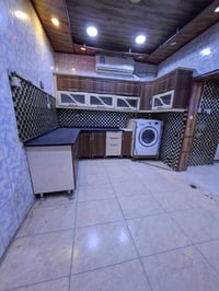 البصرة البراضعية • ٥ غرف • مؤثث جزئي