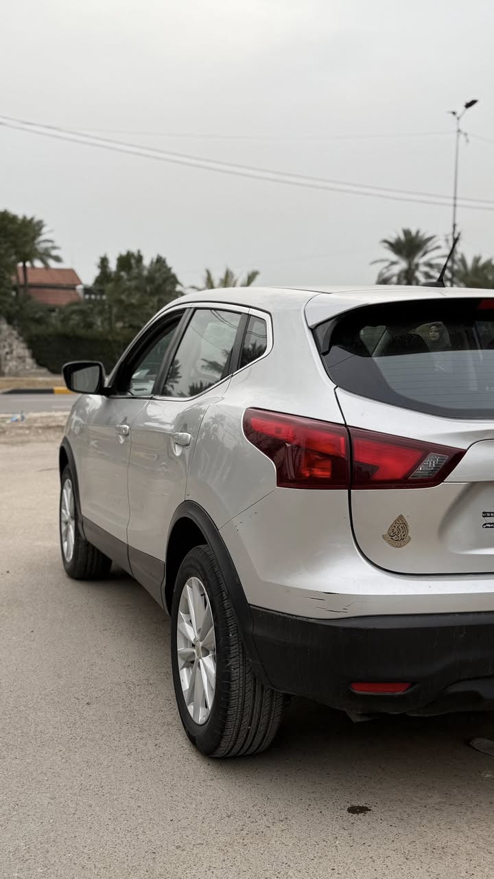 السلام عليكم جمعه مباركه 🌟
نيسان روج 💥 2017 🔥

مواصفات se 
معروفه مواصفاتها 

السياره وارد امريكي كلين بلاد 
وبغداد جم شخط بسيط جداً شرط الفحص 

السياره جاهزة رقم بغداد تحويل ثاني يوم 

موقعها بغداد 
السعر 140  وبيها مجال انشاءالله

***********
