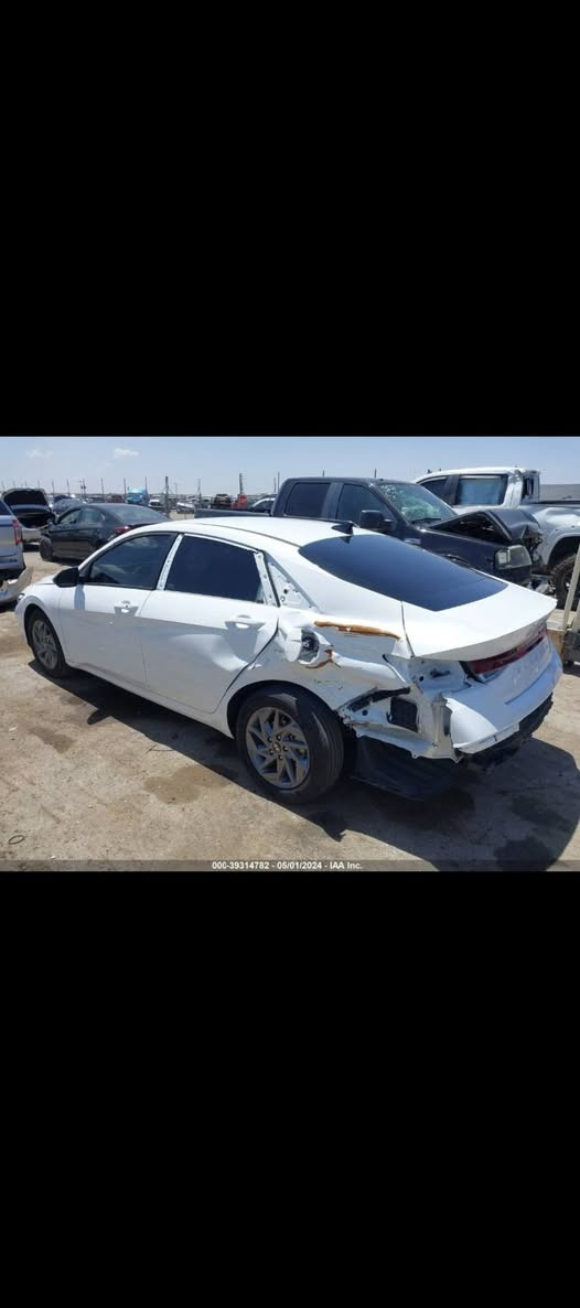 الانترا موديل 24 نص مواصفات 
مواصفات......
محرك 2000
شاشه ايباد
بصمه تشغيل 
بصمه ابواب 
تشغيل عن بعد  
رارد امامي 
رادار جانبي 
رارد خلفي 
تحديد مسار 
مثبت سرعه 
وقوف ذاتي 
ثلاث انضمه قياده 
محرك 2000دوش 
ماشيه 25
بسمي بيها حالوب خفيف من مطقه البلديات السياره عل ايدي
السعر174
/***********
