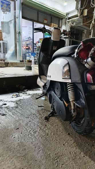 سلام عليكم دراجه ماكس بوليس للبيع صاله سبوعين من طالع من حاويه وحته وصله موجود رقمي ***********
