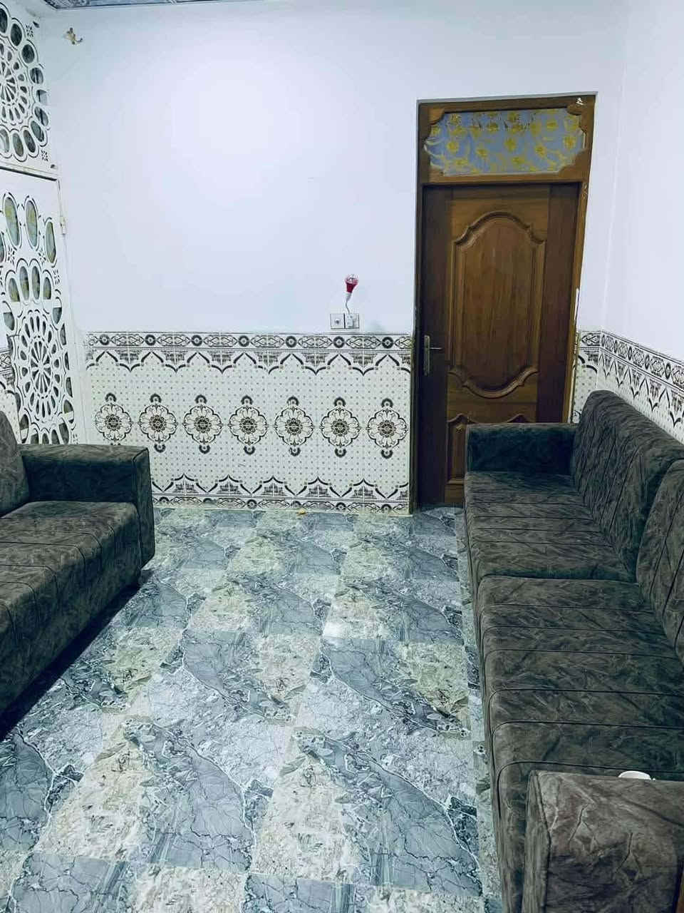 بيت للرهن 100م طابو صرف  بناء طـابوك

نـجـف حي النداء شـارع المجمعات شـارع 60 الـعـرضي

غـرفه صـالـه مطـبـخ حـمام سـقـبال

سـعر الـرهـن 20 مـده الـرهن سنـتيـن و قـابل التـجديد

لـلواصــل *********** لـيـث
