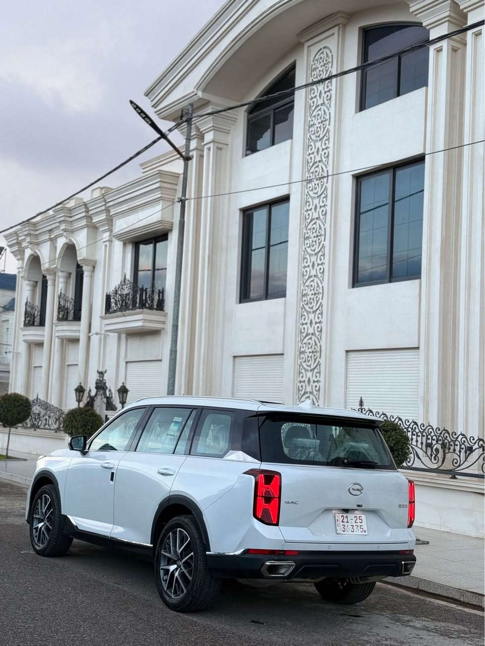 GAC 8 
موديل 2025 
‎🔥 سعري 255 وةرقةي 🔥 
فول فول موسافات 
 سيارةكةي صفر كم مةتر هيج نةرؤيشتي 
بانؤراماي 
شاشة گةورة 
بةسمة دوو دةرگا بةسمة 
دوو گوشين كارةبا 
ويل گةورة 
مكينة 20T  تؤربؤي 
سيارةكةي عايلى 7 نةفري 
زةماني 10 سال لةكةل 
ئؤتؤ هؤلد 
تةبريد مةركةزي  
بينج كاميرة 5 360 پلة 
گيج الكترؤني 
شغال 
زةماني فةرمي شريگة GAC لةكةل 
هةر جي موسافات دةوي لة سيارةكة داية 
هةوليرة 
رةقم تةلةفون *********** أربيل, العراق
