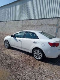 سياره صغيره • سوق الشيوخ الناصريه • متفرغ حالين