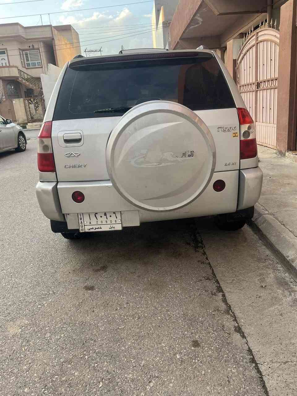 Chery tiggo 2011
بۆ فڕۆشتن گێڕ حادی 
گێڕو مەکینە بەشەرت 
دەعموو لێدراو بەشەرت 
سەیارەکە ساخە 
سڵایدە دو کوشن هیتەر 
نرخی ٣٤ مەجەل
ژ.م ***********
شوێن  رانیە
