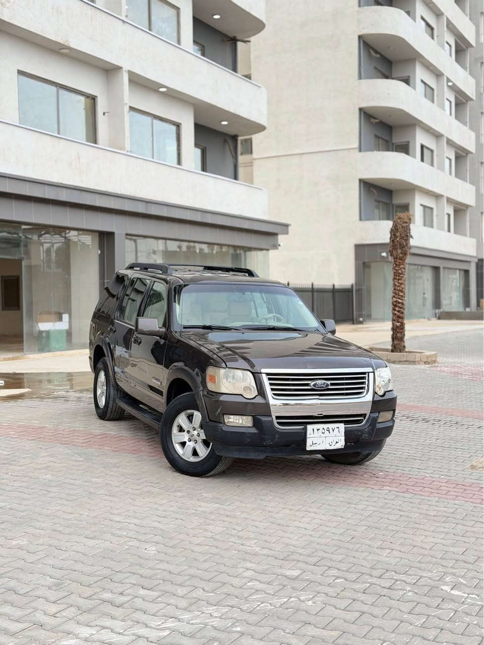 السلام عليكم 
فورد اكسبلور موديل 2007 

موصفات فول معدا فتحة سقف 
7راكب تبريد تبريد مركزي 

سيارة بدون ضبغ مكفوله من ضبغ
بس بي مكانين بارد 

كير محرك شرط لاصرف لا بخار 
صدر امامى خلفى كله جديد مابى نقص

سعر 84 ورقه بي مجال 
مكاني كركوك داخل مدينة 
*********** كركوك, العراق

