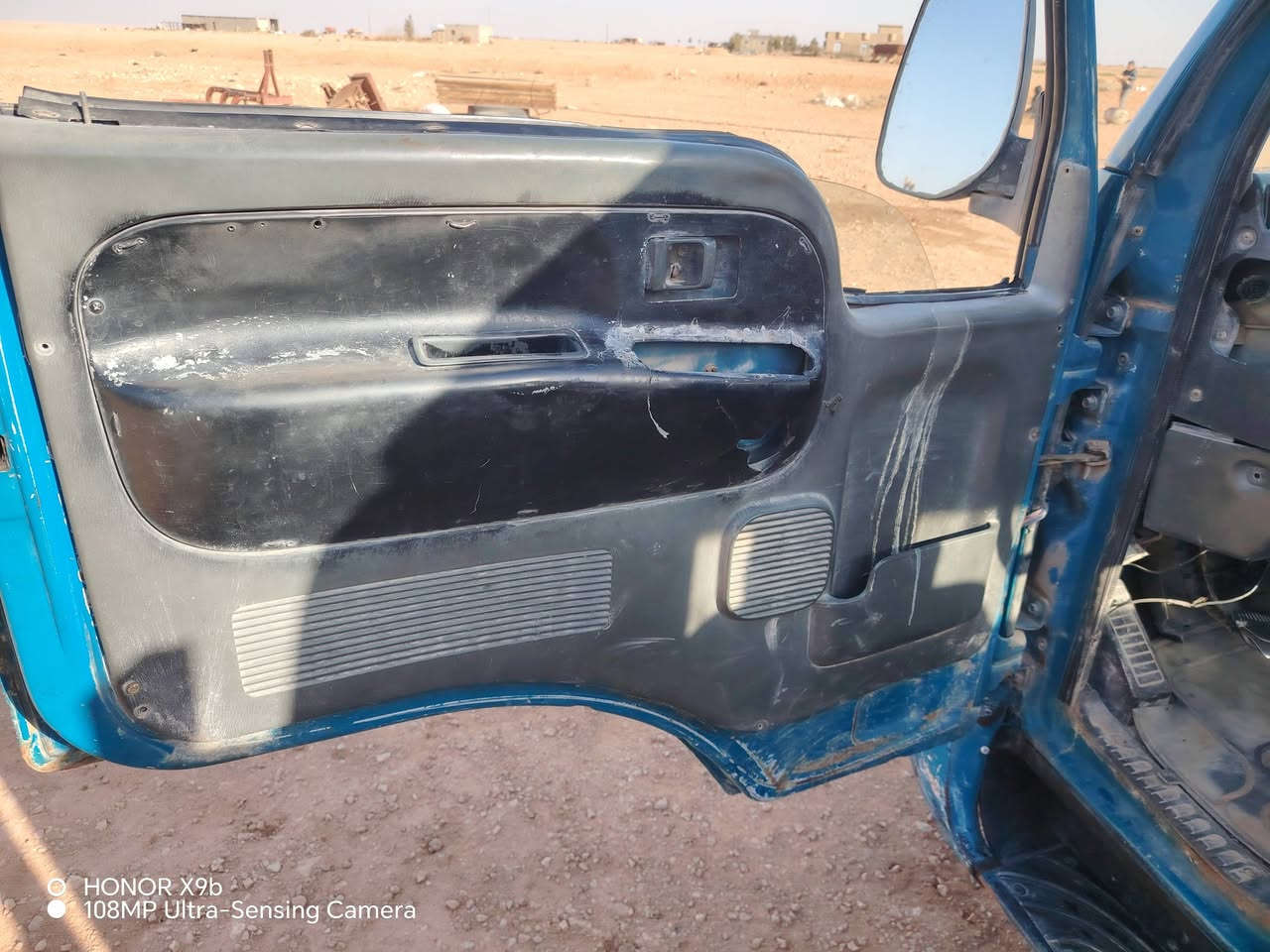 سلام عليكم سياره موديل ٢٠٠٠ انبار سعر ٤٠ وبها مجال ***********
