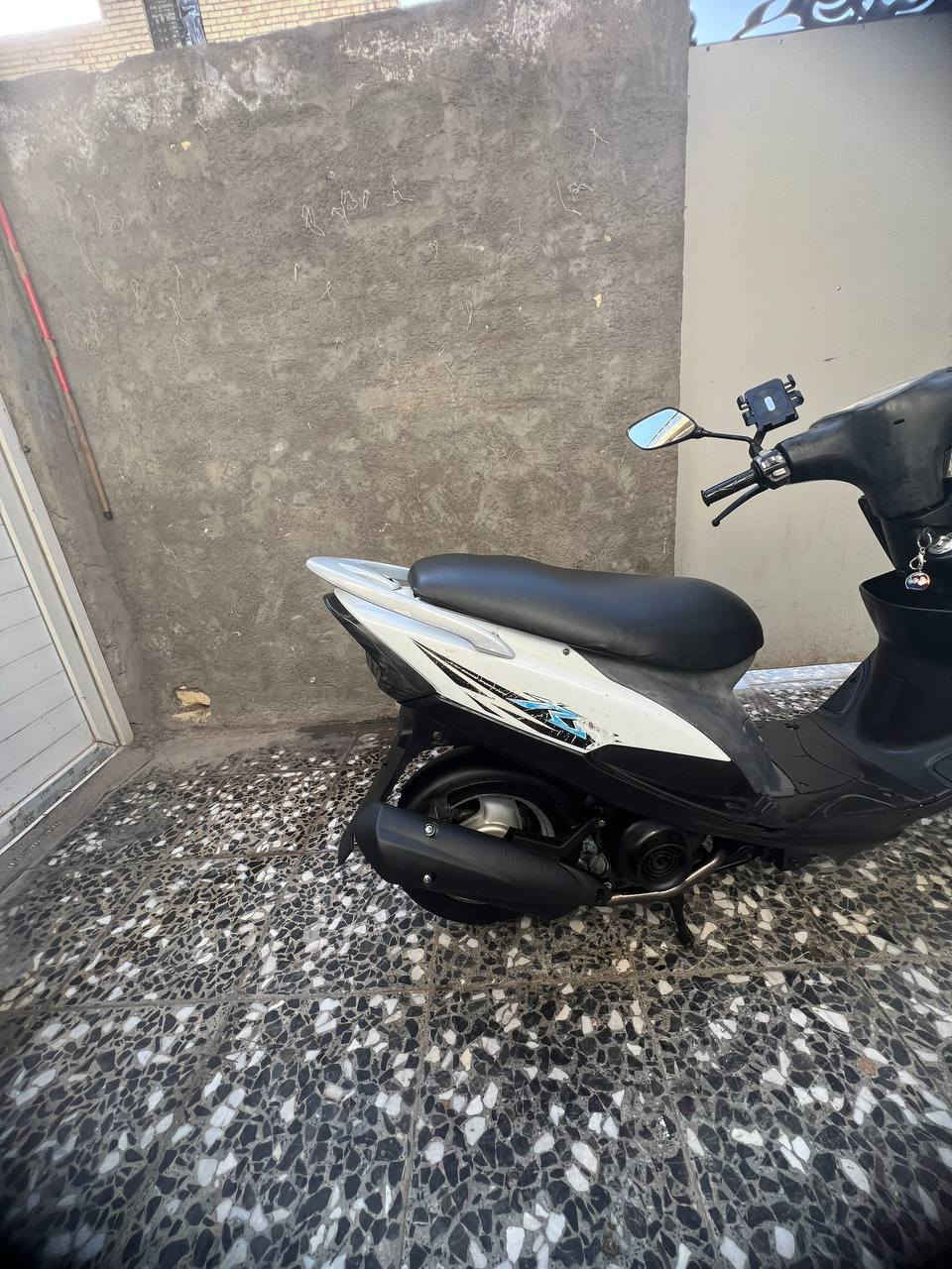 لسلام عليكم دراجه ماكس عدله نضيفه دراجه خيرمن الله دراجه كامله سلف هندر كهريات كامله بوشه بلاديه 49 بدايه تبخير ومن تحمه تكطع كهربائيات كامله لسعر 500 وبيه مجال  مكان الحسينيه راشديه رقم لهاتف‏‪***********‬‏ موجود وتساب
