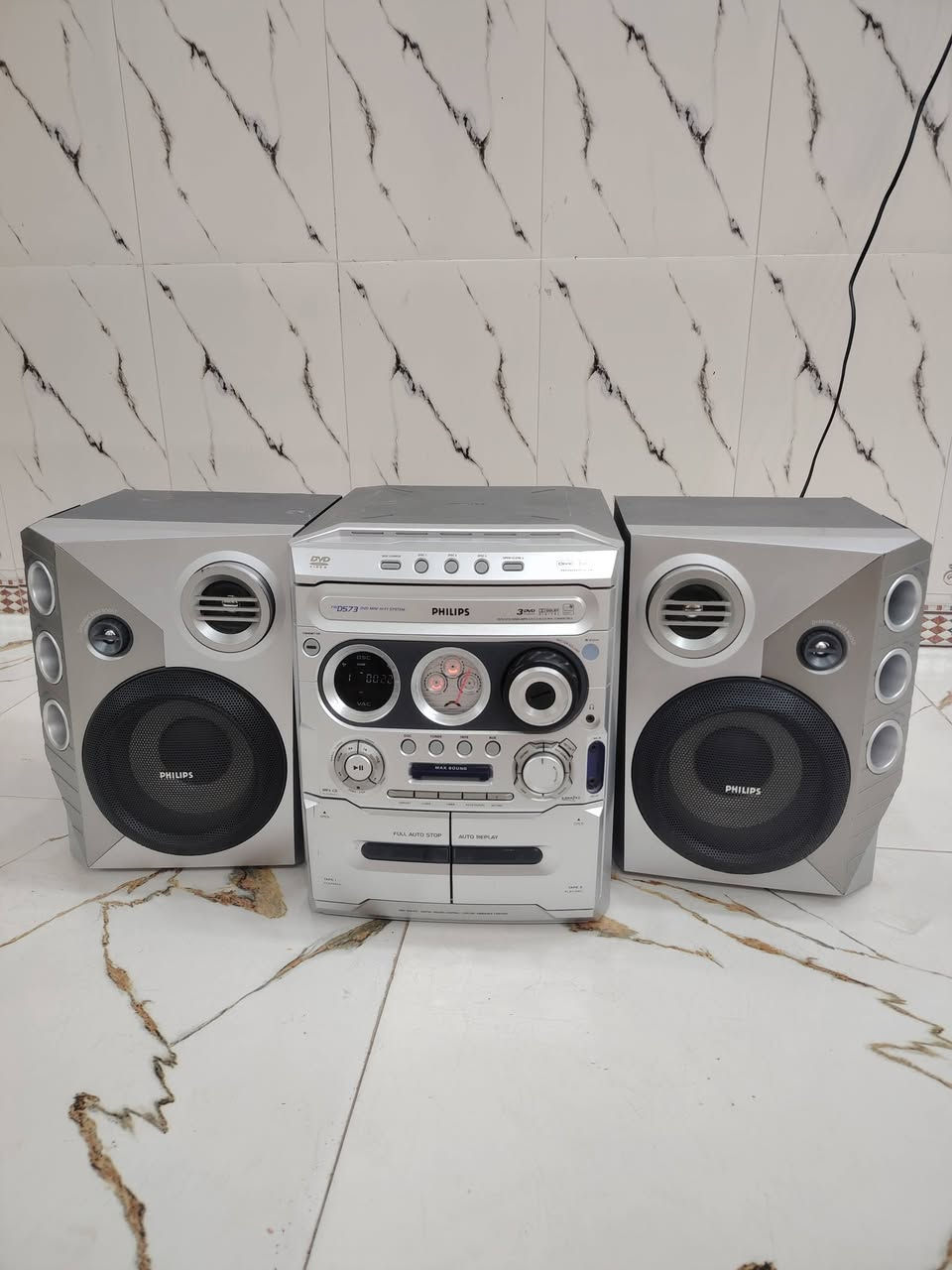 ديجي دمام ماركة فليبس ٣ أقراص سيدي ٢ كاسيت راديو اواكس صوت راقي جهاز كله شغال باله خليجي كويتي تريد تفضل
*********** واتساب
