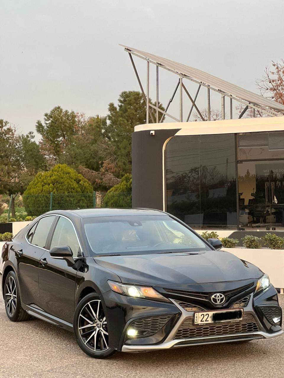 كامري مواصفات SE
داخل ابيض 
بنيد صبغ شوية بي داخل 
كل ايرباك سيستم بيلادي
السعر ١٨٥
مكان اربيل 
***********
*********** أربيل, العراق
