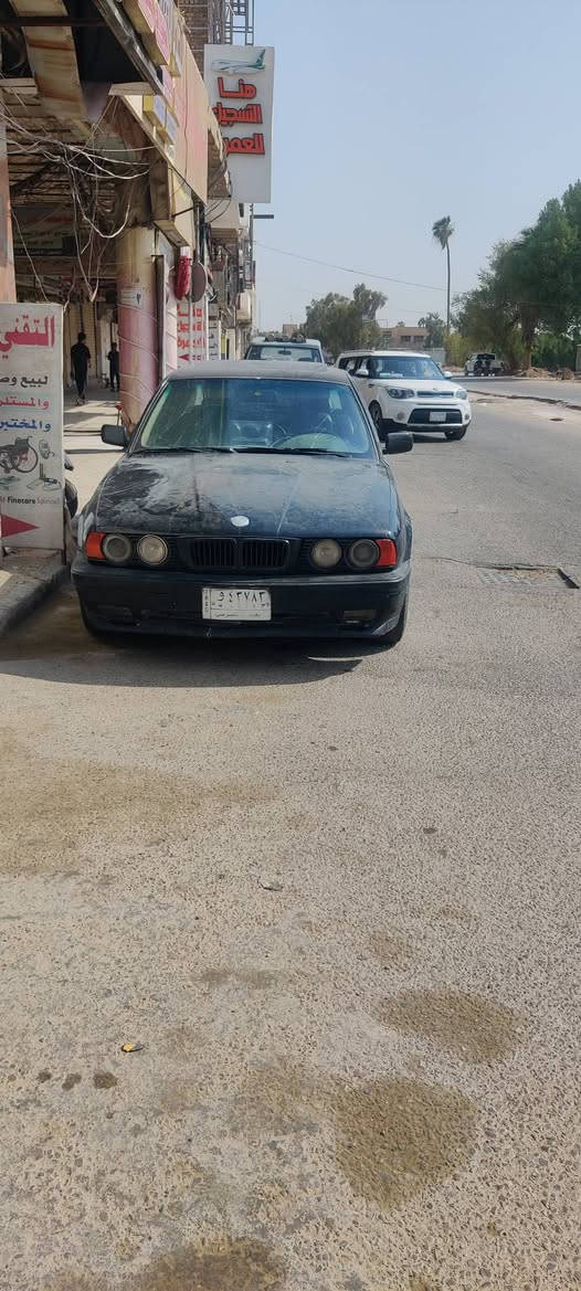 السلام عليكم
Bmw 1993 525 مفتوح گير عادي 

فتحة سقف 4 جام كهرباء كشن كهرباء 

بيهة نقوصات المكينة تخربط احتمال ايرفلو وتحتاج ادامة عامة وترتيب كهرباءيات بسيط خابرني وتدلل 

السعر 33 

مكاني ميسان 

رقم بغداد راعيهة بلحلة بس راح من عندي رقمة وماادل مكانة بلضبط السيارة مكفولة من اي شي غير قانوني سنوية منتهية ب2025
***********
