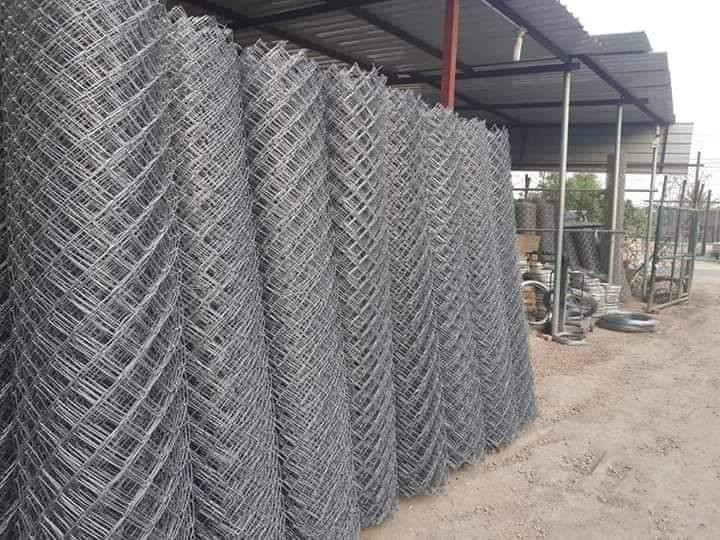 سلام عليكم عمل ونصب اسيجه بيارسي بكافت المحافضات بسعار ماسبه هاتف *********** ***********
