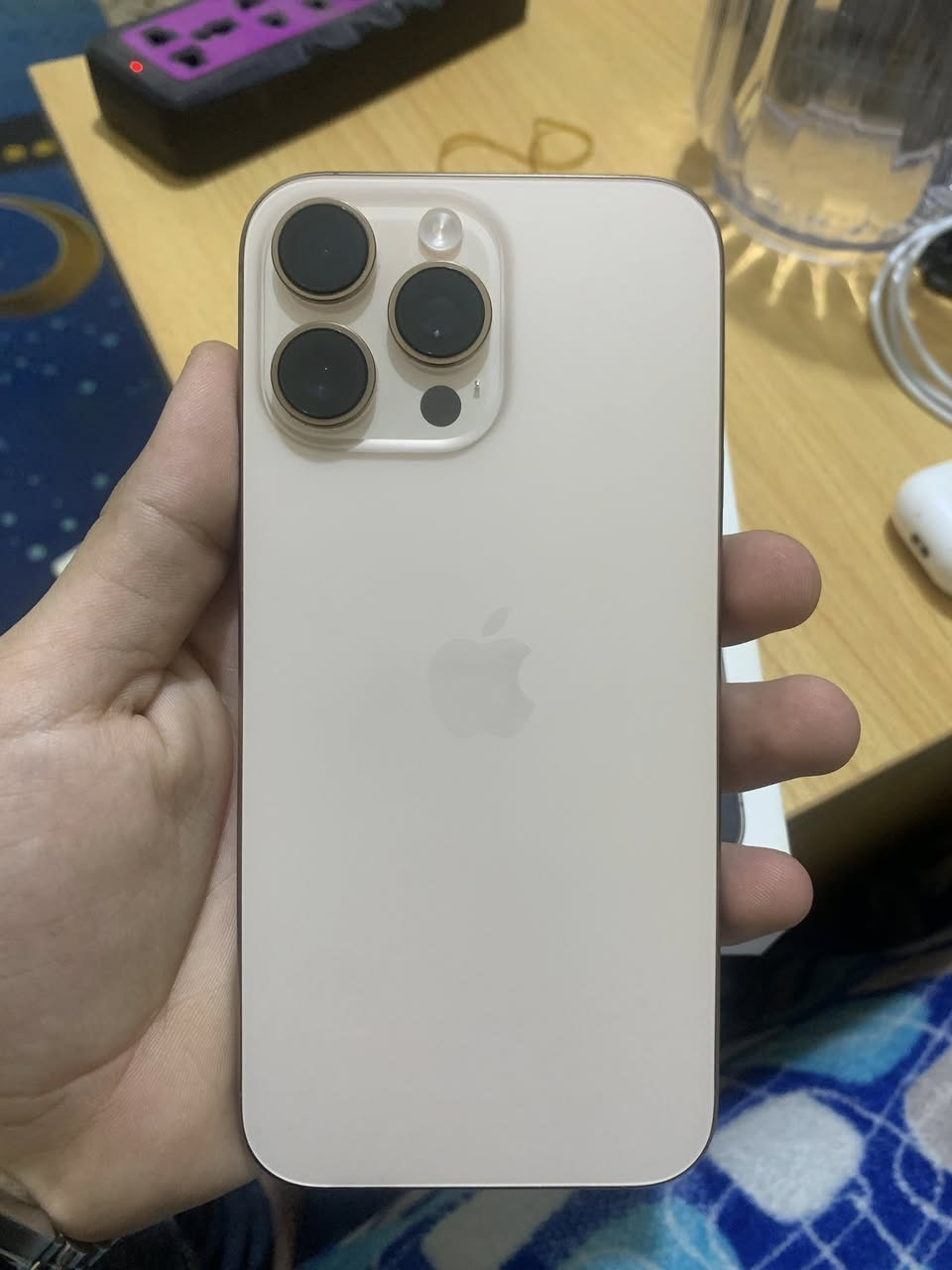 سلام عليكم 16 برو ماكس
بطارية 98
ذاكرة 256 
بعدة داخل الضمان ينتهي شهر 7 
غراضة كاملة شخط مابي كلش نضيف 
سعر بدون عملة 1350 قفل 
***********
