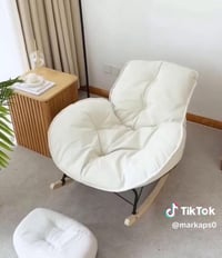 كرسي هزاز • أثاث