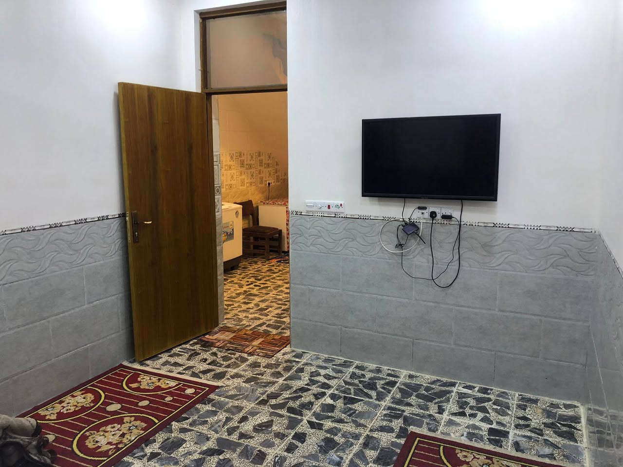 دار للبيع زراعي المشتل منطقه المشاتل بناء حديث المساحه ١٤٠ جبهه ٤ ونزال ٣٢ طابقين السعر ١١٥ وبي مجال هاتف ***********......
