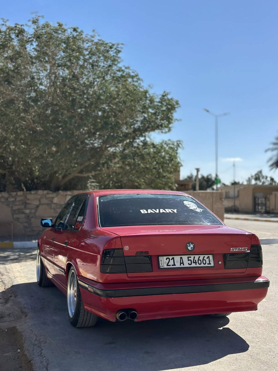 سلام عليكم .بيم حجم 525 
للبيع  اللون احمر اصل 
سياره بلاديه كلها 
مكينه فانوس 6مسكر كير عادي 
مديل 1990 اصل 
سياره مكفوله كفاله عامه بس مصبوغه احزام جماليه 
كشنات كهرباء جلد 
حداديه كفاله تخم تاير جديد 
تبريد ثلج 🧊 
سياره احلا من الصور ماناقصه برغي 
شاشه عارض دمامات 
هاتف شركه 
رقم السليمانية دولي تحويل ثاني يومً
سنويه لل 2029
السعر 71 وبيه مجال 
العنوان واسط ناحيه جصان 
متواجد فقط عل رقم الهاتف ***********
