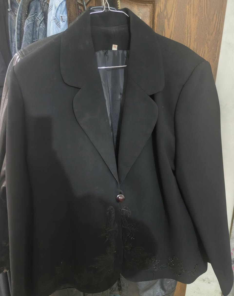 الأولى قمصلة جلد نسائية والثانية سترة قماش أسود من النوع الجاهز وليس خياط للتواصل معي على هذا الحساب الدخول الخاص وشكرا...


**إذا كنت صاحب هذا الإعلان وتريد حذفه لأي سبب، رجاءا أرسل رسالة إلى الدعم الفني**