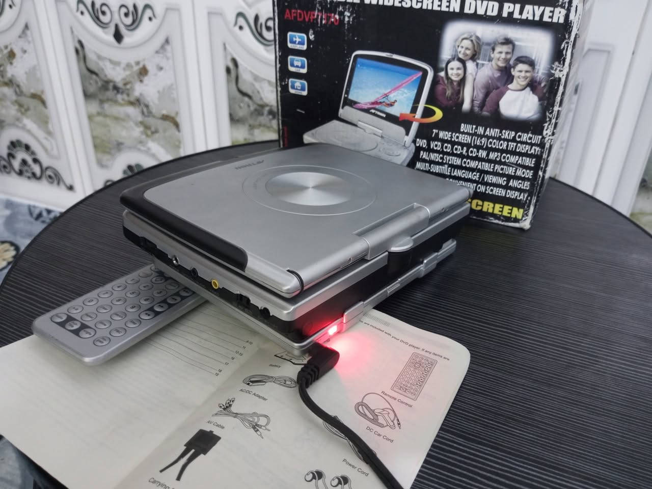 ديفيدي دفتري ومشغل جميع الأقراص  باله مستخدم قليل. يعمل شحن وكهرباء مع ملحقاتها كامله...شغال بالكامل. يعرض على الشاشه الخارجيه . ويعمل على الستلايت أو اي جهاز خارجي....تربطه عليه.....شاشه متحركه تنطوي 180درجه ...مع الكارتون والحقيقه مالته.. فقط يوجد ضرب خفيف بالشاشه ..بس ماياثر على عمله .مثل واضحه بالتصوير... السعر 35الف  باقي التفاصيل مراسلة الصفحه


**إذا كنت صاحب هذا الإعلان وتريد حذفه لأي سبب، رجاءا أرسل رسالة إلى الدعم الفني**