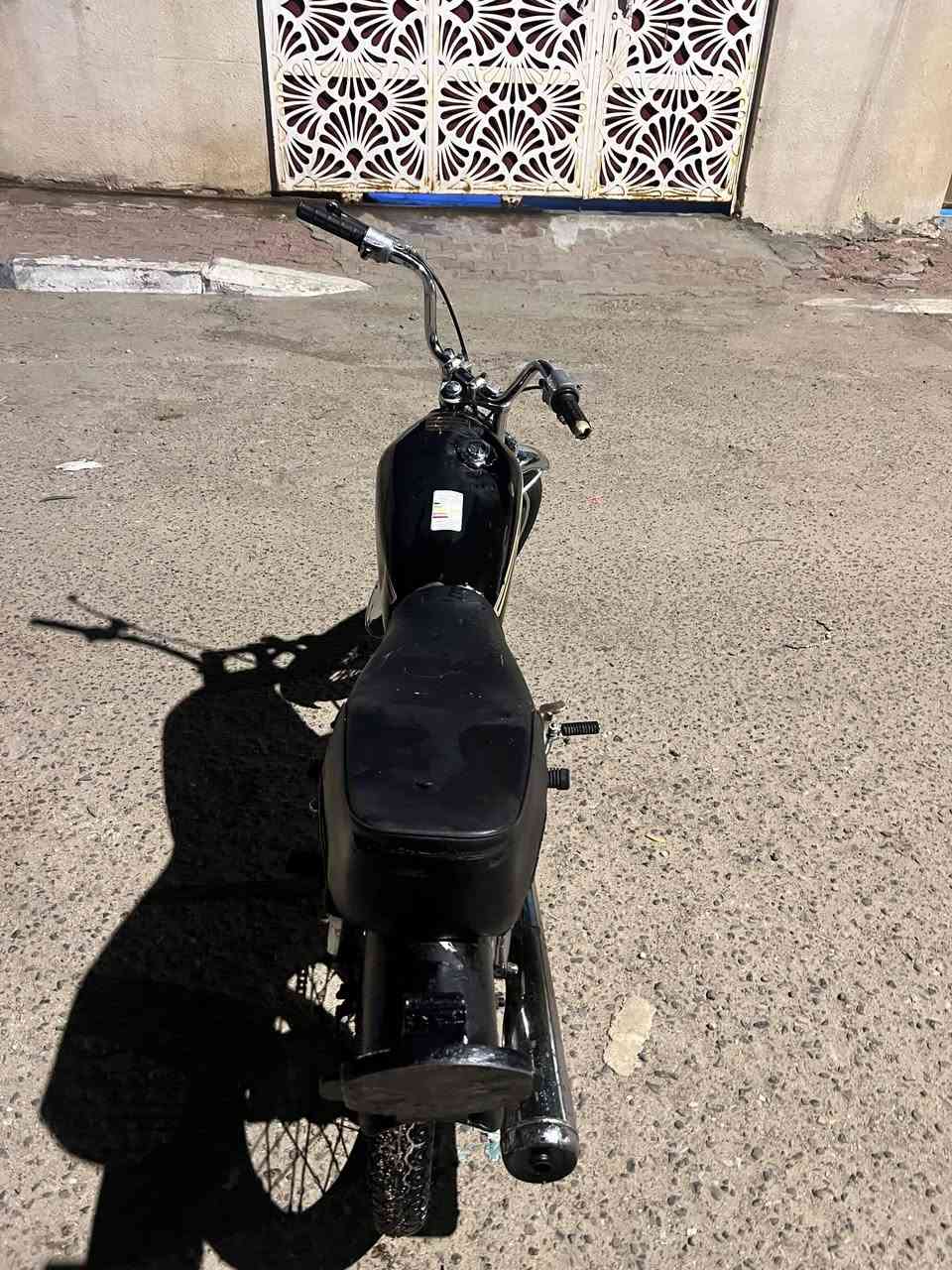 سلام عليكم شباب ايراني للبيع شاصي نامه محرك نامه شلامجه اصلي مناقصه شي مكينه ناعمه مكفوله الدراجه من كلشي لادخن ولا تنقص ادوات ادوات مكاني المعقل ب400وبيه مجال رقمي***********راسلني وبيك خير وتدلل
