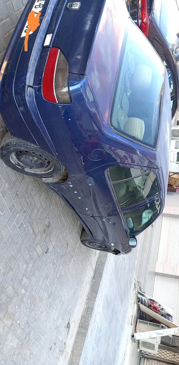 السلام عليكم بيجو ٣٠٦ موديل ٢٠٠١ حره بأسمنه جاهزه للتحويل تبريد شغال منظومه تبريد جديده من فان كمبريسر بطل قاعده فيت بم جديده زوج درايم شفت جديد بيه طخات الأبواب الخلفيه تحتاج ترتيب ماشيه بحدود ١٦٠ الف موجوده الدوره الجمعيه او بالحارثيه السعر ٤٣ وبيه مجال بسيط ***********
