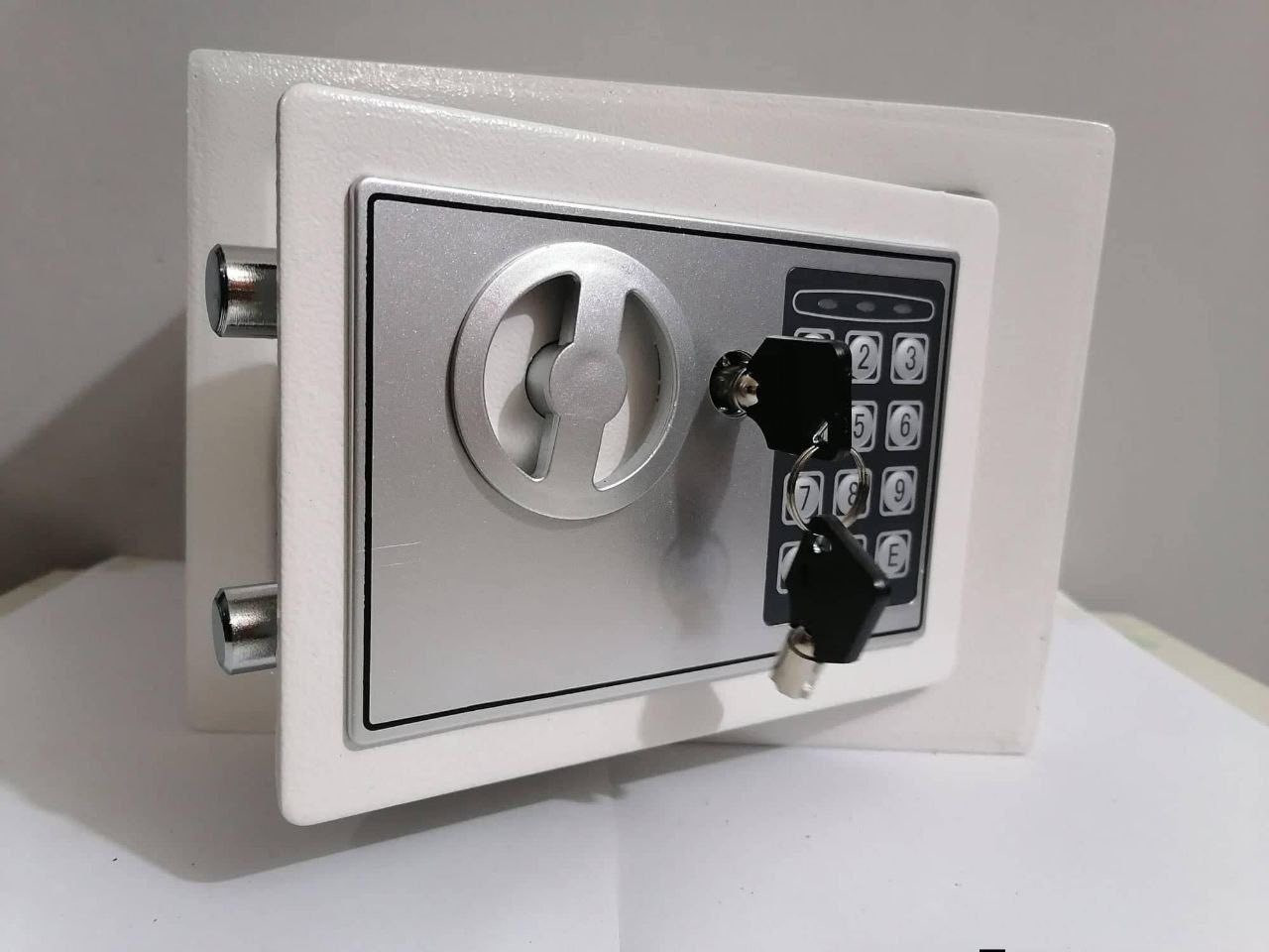 قاصه حديد السعر ٢٣الف لالوان ابيض واسود كميه ٤٥قطعه الصناعه ألماني اصليه


**إذا كنت صاحب هذا الإعلان وتريد حذفه لأي سبب، رجاءا أرسل رسالة إلى الدعم الفني**