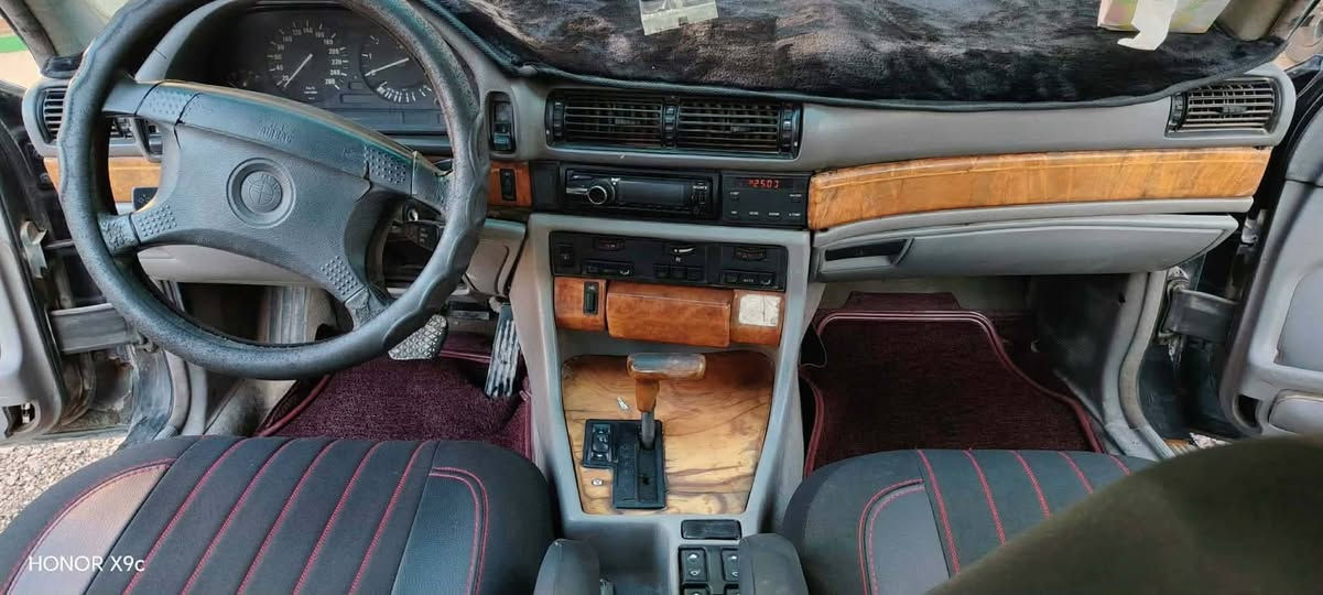 للبيع BMW 735مديل 92سنويه 2031 بسمي المكان كربلاء الحسينه السعر 45

كير جديد 
حداديه جديده
تخم تاير 
كهربائيات
***********
