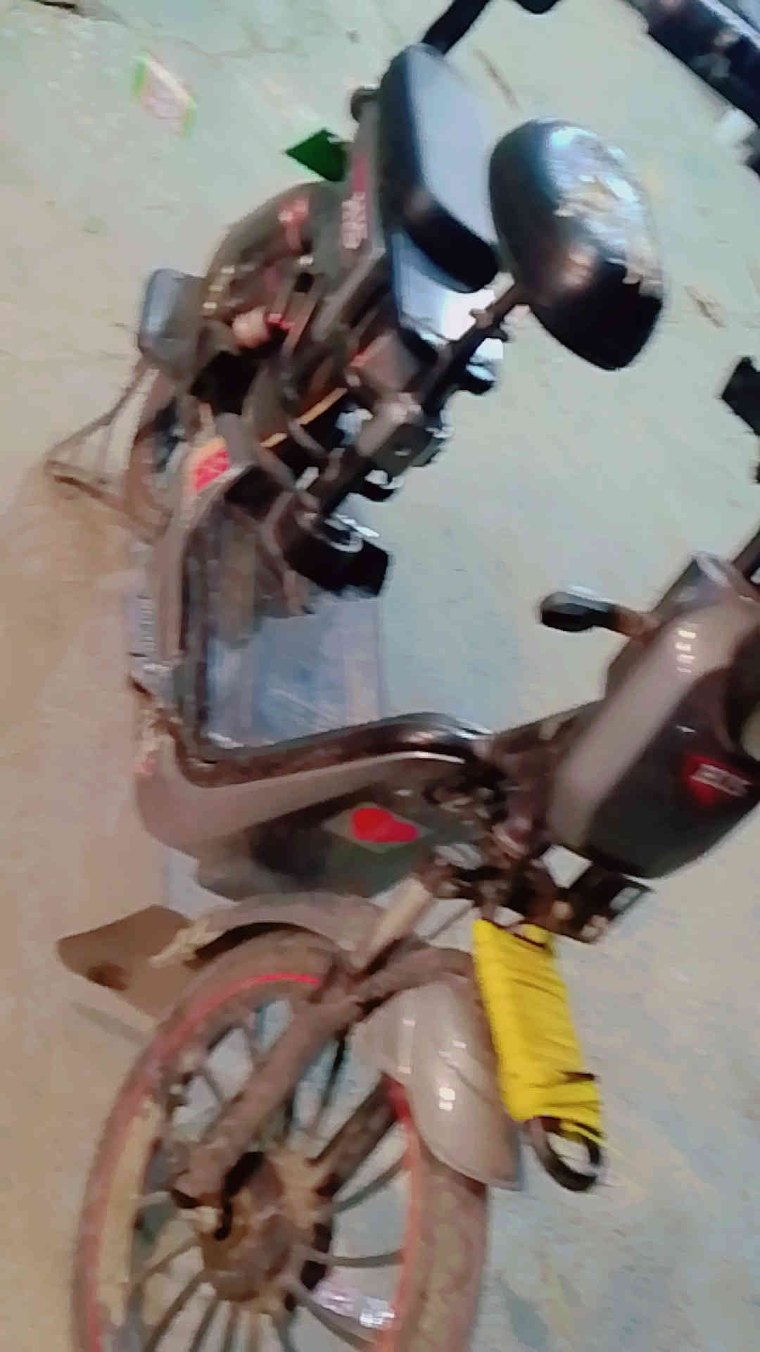 السلام عليكم
باسكل شحن للبيع 
نضافه فول 
مستخدم قليل 
بطاريات 4
سرعه 100
للستفسار 
***********
