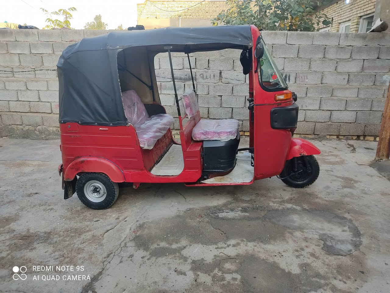 سلام عليكم تكتك للبيع موديل 2017بدون رقم سعرهاا 3500وبيها مجال للشراي الاتصال على الرقم ***********
