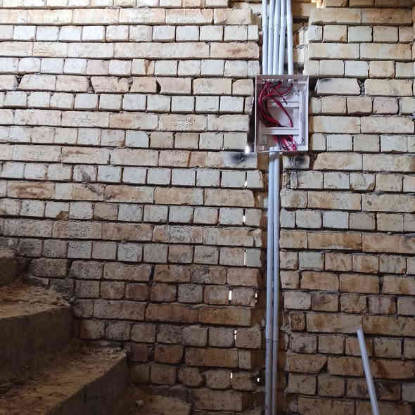 سلام عليكم عامر كهربائي شغل قطعي وبسعر مناسب هذا الشغل في حي دجله *********** واساب
