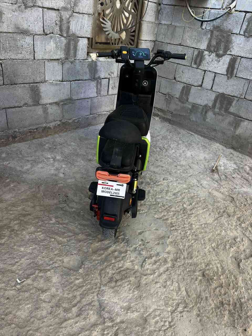 السلام عليكم  دراجه شحن آر 7 دراجه نضيفه كلش من لشغل للبيت فقط. مستخدمه 3اشهر فقط  بطاريته 32.   السعر 450 وبيه مجال. بسيط مكاني بصره بهادريه ***********
