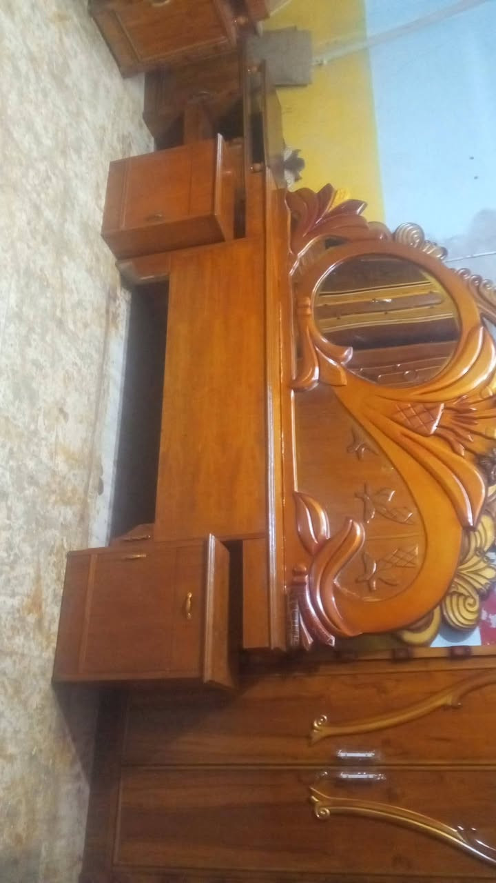 غرفه ام 6 طابق واحد تزكام ضهر جرجوبه زاويه كنتوريه ميز هديه واياهه كوت حي جهاد  زويرجات مراسله او اتصال تدلل سعر 550 وبيها مجال
***********
