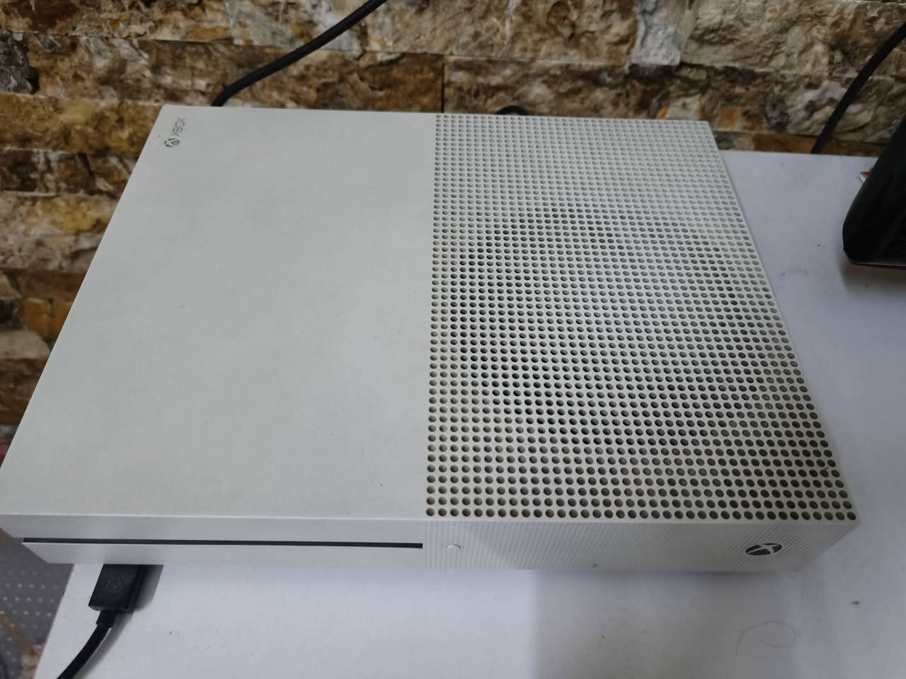 اكس بوكس ون اس واحد تيرا كامل الملحقات الجهاز نضيف لوك ستيكر جهاز مرتب يده وحده وقرص ردد ردمشن 2 السعر 170 مكاني بغداد السيديه *********** موجود واتساب
